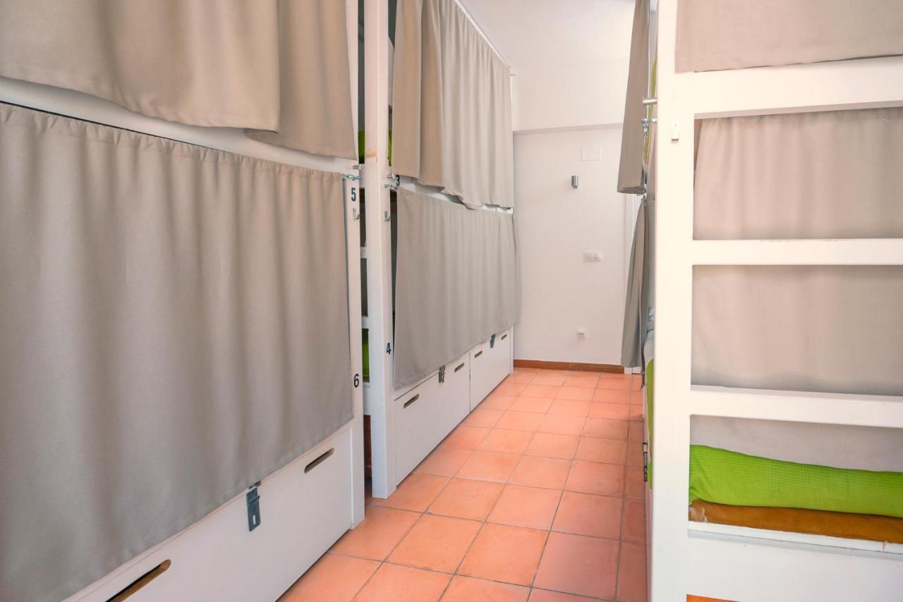 Bed 6-Bed Mixed Dormitory Room